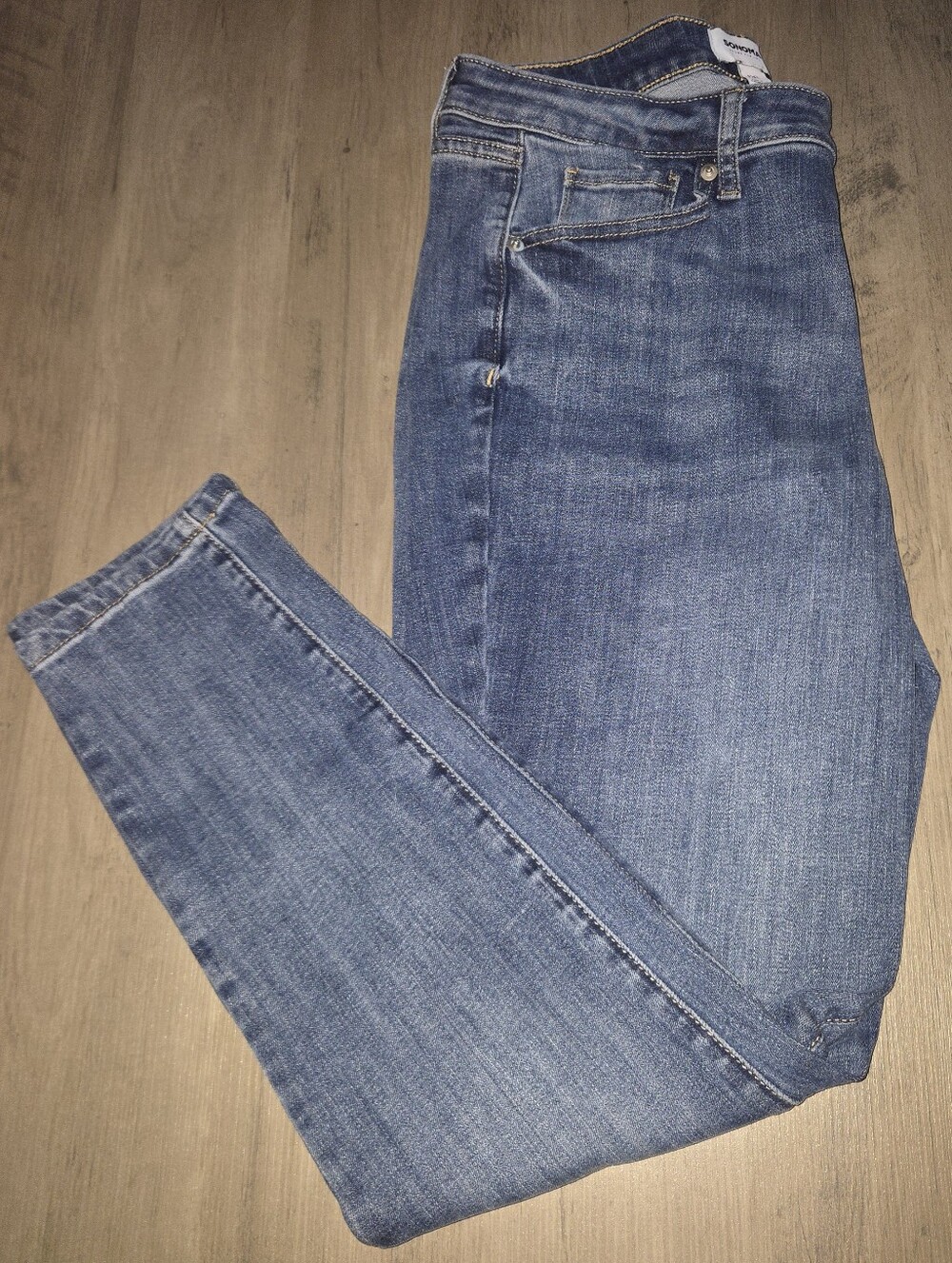Sonoma Women's Skinny Jeans in Medium Blue Denim